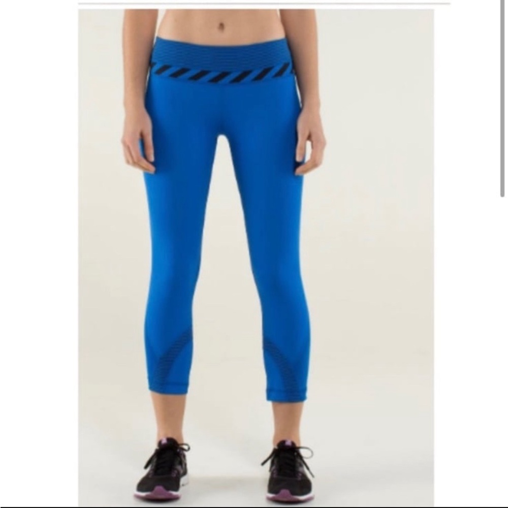 Lululemon Run: Inspire Crop‎ Il In Blue